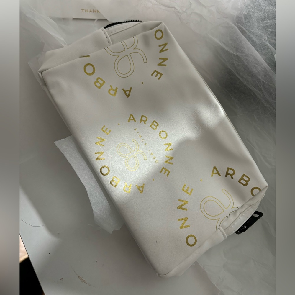 NIB Arbonne make up pouch/case.